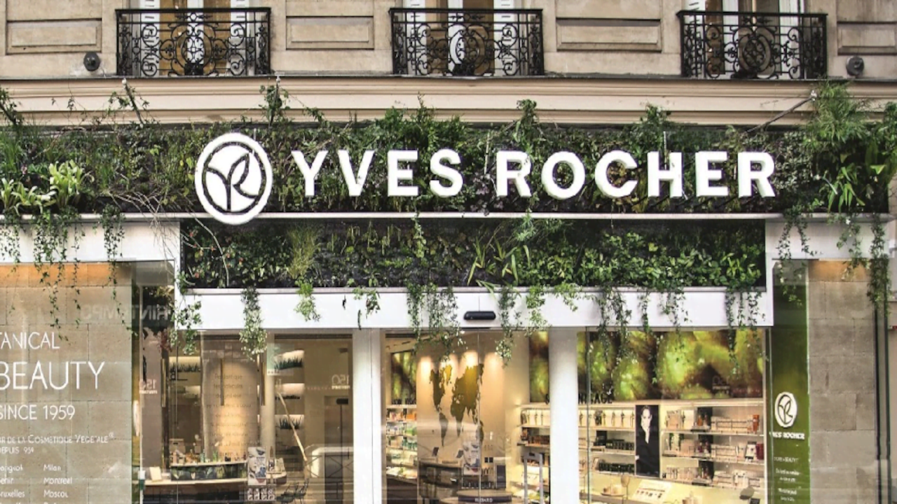 Yves Rocher €10 Gift Card FR, $12.68